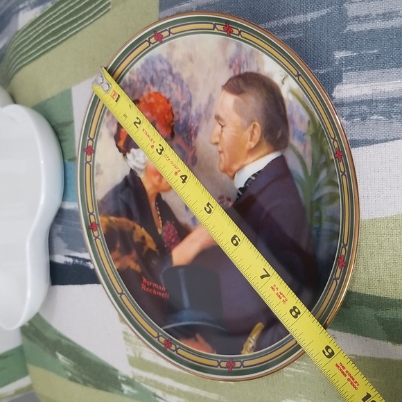P2h- Knowles Norman Rockwell "Love's Reward" 198 LE Collector's Plate - Picture 4 of 9
